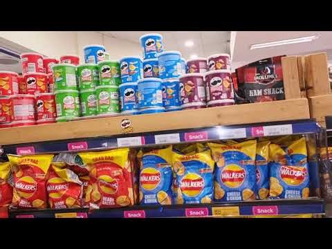 WHSMITH COME SNACKS SHOPPING@sophiavlogs22 @whsmith #subscribe #chocolatessnackstreatssweet #whsmith