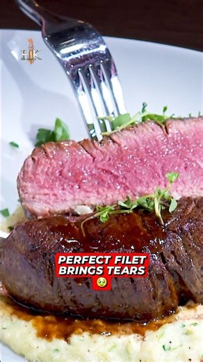 Glistening filet makes Atoyé's eyes glisten 🥹 #hellskitchen #gordonramsay