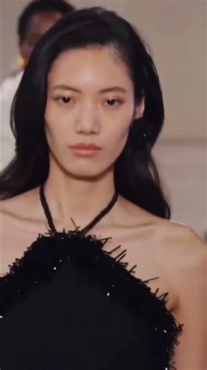 Carolina Herrera SpringSummer 2027 New York Fashion Week #fashion #hautecouture #carolinaherrera
