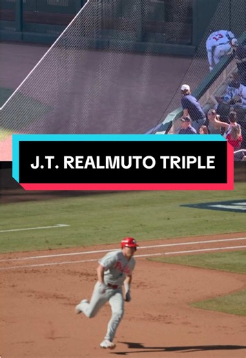 THE PHILLIES TAKE THE LEAD 😮 J.T. Realmuto sends one to the corner and two runs come around to score! #mlb #baseball #phillies @Phillies