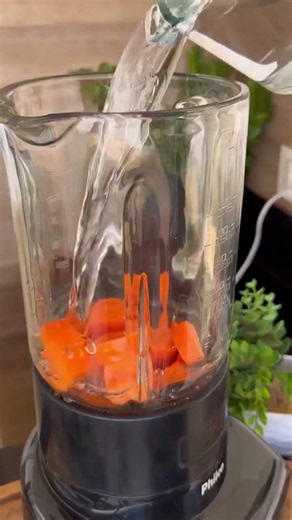 Just mix unflavored gelatin with blended carrots.