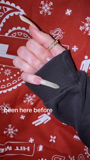 And the right hand had been looking so good 🙈 oh well… a good excuse for more nail jewellery. #brokennail breaking a nail #nailbreak #naturalnails #naturalnailscheck #creatorsearchinsights