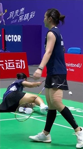 Full pirouette save! #shorts #badminton #BWF