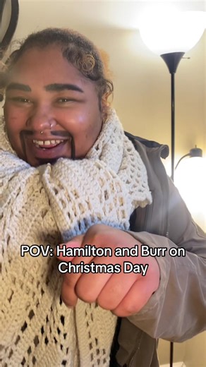 Had to drop a lil Christmas special😂🎄🎅Check out more on YT: EmpNago😁#dejahnnnay #hamiltontiktok #hamilton #Christmas #hoodhamilton @. R E N Z O .