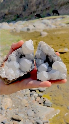 Stone explodes into dust → particles swirl → crystal rebuilds itself mid-air. #imad #crystals