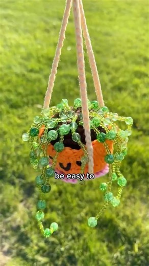 What happens when you combine crochet with beaded plants? #crochet #beadedplant #craftideas