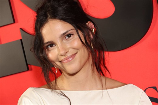 Inde Navarrette takes over Halloween 'Saturday Night Live' alongside Grace Reiter