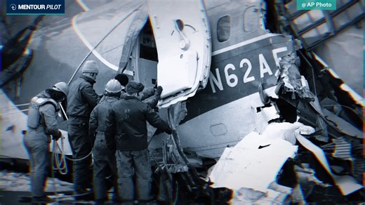 Watch this Boeing 737 take off with ice then crash seconds later - "No escape"