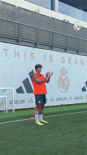 👏 All we can do is applaud, right Gonzalo? @Arda Güler #RMCity | arda güler