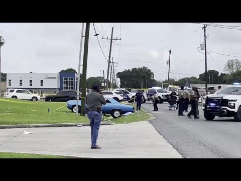 RAW VIDEO: 15 taken to hospitals some critical, after car crashes into crowd at New Iberia parade;