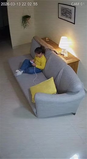 Texas Girl Survives Phone Explosion While Charging