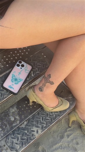 behind the scenes @noah cyrus x wf 🌙 dropping tomorrow 10/13 🦋 #wildflowercases #noahcyrus