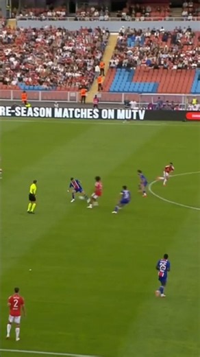 Sharp Passes & A Zirkzee Nutmeg 👀⚡️