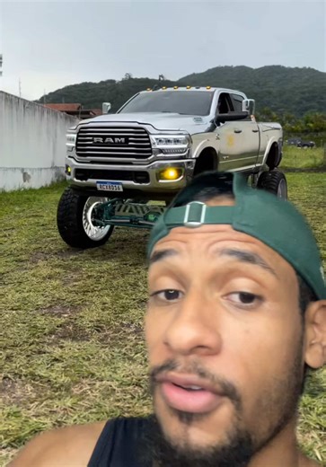 A Dodge Ram Azul e o Caso do Cowboy Milionário