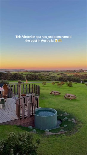 A slice of luxury just outside Melbourne 🧖‍♀️ This is the award-winning Lon Retreat, a wellness retreat and boutique hotel located in Point Lonsdale in Victoria And congratulations are in order as Lon was recently awarded Spa of the Year for Asia and Australia and the 2026 World Spa & Wellness Awards! 🎉👏 📍 Lon Retreat, @Visit Geelong Bellarine, located 1.5 hours from Melbourne on Wadawurrung Country #LonRetreat #Melbourne #MelbourneAustralia #Geelong #Spa