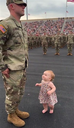Title:🥹 Daddy, I Found You! ❤️ | Emotional Military Homecoming Reunion#MilitaryHomecoming #Military.
