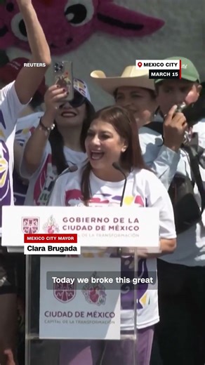 Mexico City breaks world record for largest soccer lesson