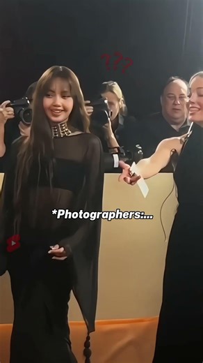 Photographers's reaction when staff asked Lisa to move to another spot!!🫢🫢 #blackpink