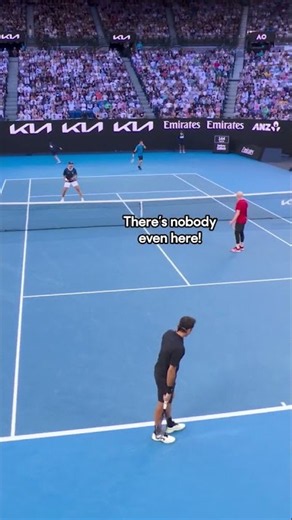 Agassi is CONFUSED about this Federer serve! 🤣