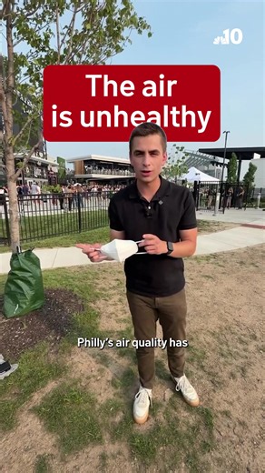 Lots of big events today, even as Philly is in a code red for air quality. Aka- it’s unhealthy. #philly #airquality #smoke #shanegillis