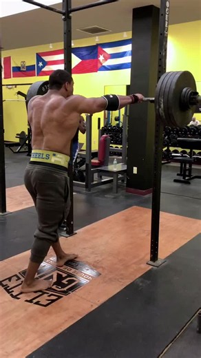 Larry Wheels' 440 LBS Overhead Press: A Freak Strength Feat