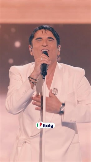 After Sal Da Vinci's performance, we're officially Napoliamorous💍