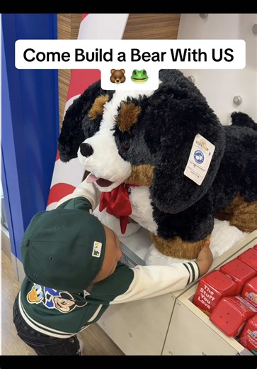 Come build a bear with US @Build-A-Bear Workshop 🐻 🐸 #buildabear #toys #christmasshopping #shopping #fyp