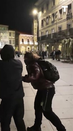 🔴 Perseguido y agredido por llevar la bandera española
