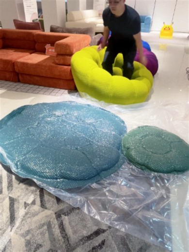 Compressed packaging helps reduce shipping volume, making it easier to manage international logistics and maximize available container capacity.#CompressedSofa #BonelessCouch #SofaOEM #FurnitureWholesale #B2B #ModernFurniture #ExportFactory #Supplier