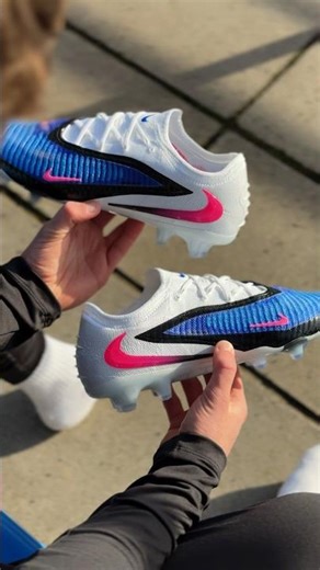 This Nike Phantom colourway 🥶 #nike #footballer #footballshorts #football