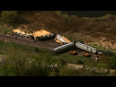 Freight train carrying liquid methane and propane derails in Minnesota