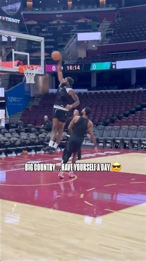 Mitchell Robinson movin DIFFERENT 👀 #nba #celtics #shorts
