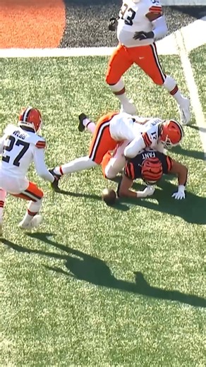 timely punch 🥊 CLEvsCIN on CBS/Paramount watch.nfl.com | NFL