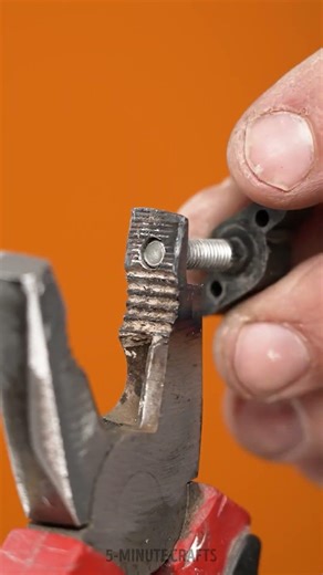 How to turn your pliers into a rivet gun 🛠️
