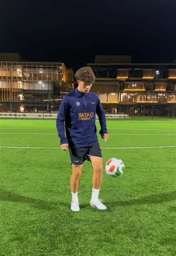 #football #footy #soccer #skills | neon black