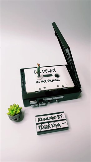 Coldplay's 'In My Place' – A 2000s Music Throwback