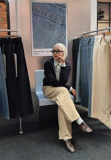 UNIQLO Fall Winter Denim Collection: Barrel & White Jeans Try-On