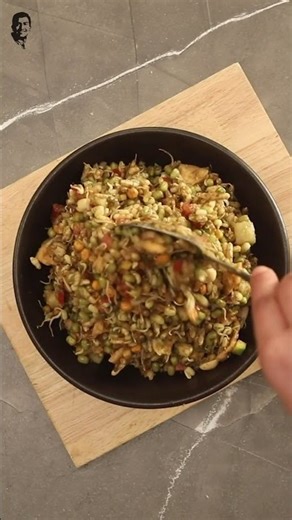 Sprouts add karke apni bhel ko banaiye aur bhi healthy!! 😇 #ytshorts