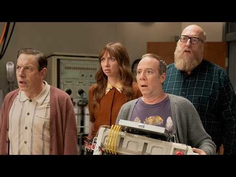 The Big Bang Theory Spinoff FIRST LOOK: Stuart Fails to Save the Universe