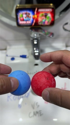 Roblox vs Minecraft: Which One Wins #gaming #viral