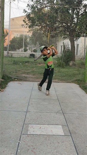 Solid Batting 🏏 ! How to play short practice in cricket ? Back To Back sixes 🔥 #viralvideo #trending
