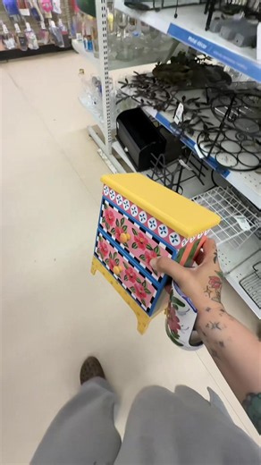 Let’s go thrifting! | thrifting