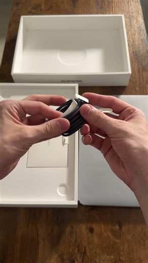 Unboxing the Macbook M5 13″