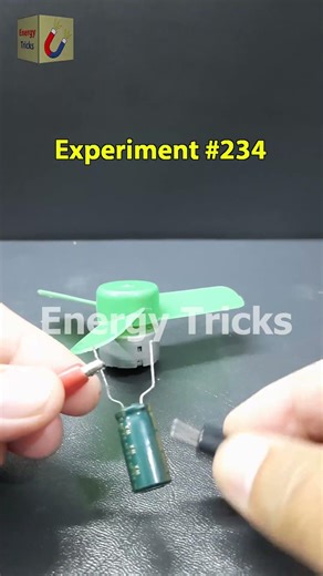 How a Capacitor is Recharging Experiment #shorts