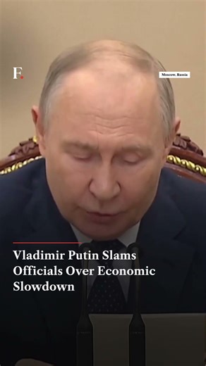 Vladimir Putin Criticises Officials Over Economic Slowdown | N18G