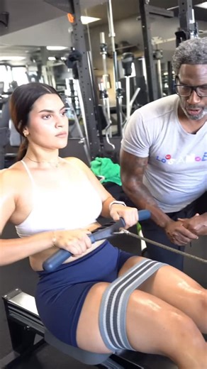 Trevis Hart 🇺🇸 | Transformation Coach on Instagram: "Row Row Row Your Boat 🚣 💪🏼🏆 . . #gymvids #gym #fypシ❤️💞❤️ #gymgains #losangelespersonaltrainer #gymmotivation #fitness #personaltrainerlosangeles #gymtips #discoverpage #rowmachine #rowmachineworkout #rowingmachine #socalfitness #losangelesfitness"