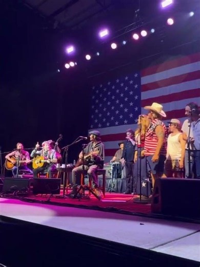 Gospel with WILLIE NELSON and FAMILY. ❤️.