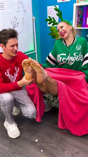 Scary Double-Legs Prank! 😂🦵🦵 #prank #funny #creative