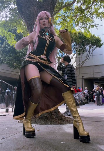 Luka at AX day 3 💕 #cosplay #vocaloid #dancetrend | dancing