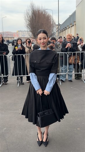 Vogue Hong Kong on Instagram: "Prada 2026秋冬男裝展群星雲集！品牌大使aespa Karina 、邊佑錫、MEOVV成員Gawon、泰國男星Win Metawin、日本演員阪口健太郎以及許光漢、Maya Hawke、Damson Idris 等國際巨星齊聚米蘭，共同見證 全新時尚盛宴。 The Prada Fall/Winter 2026 menswear show is a star-studded affair! Brand ambassadors Karina of aespa, Byeon Woo-seok, MEOVV’s Gawon, Win Metawin, Kentaro Sakaguchi, Greg Hsu, Damson Idris, and Maya Hawke are gathered in Milan to witness Prada’s latest vision. #voguehkcelebrity"